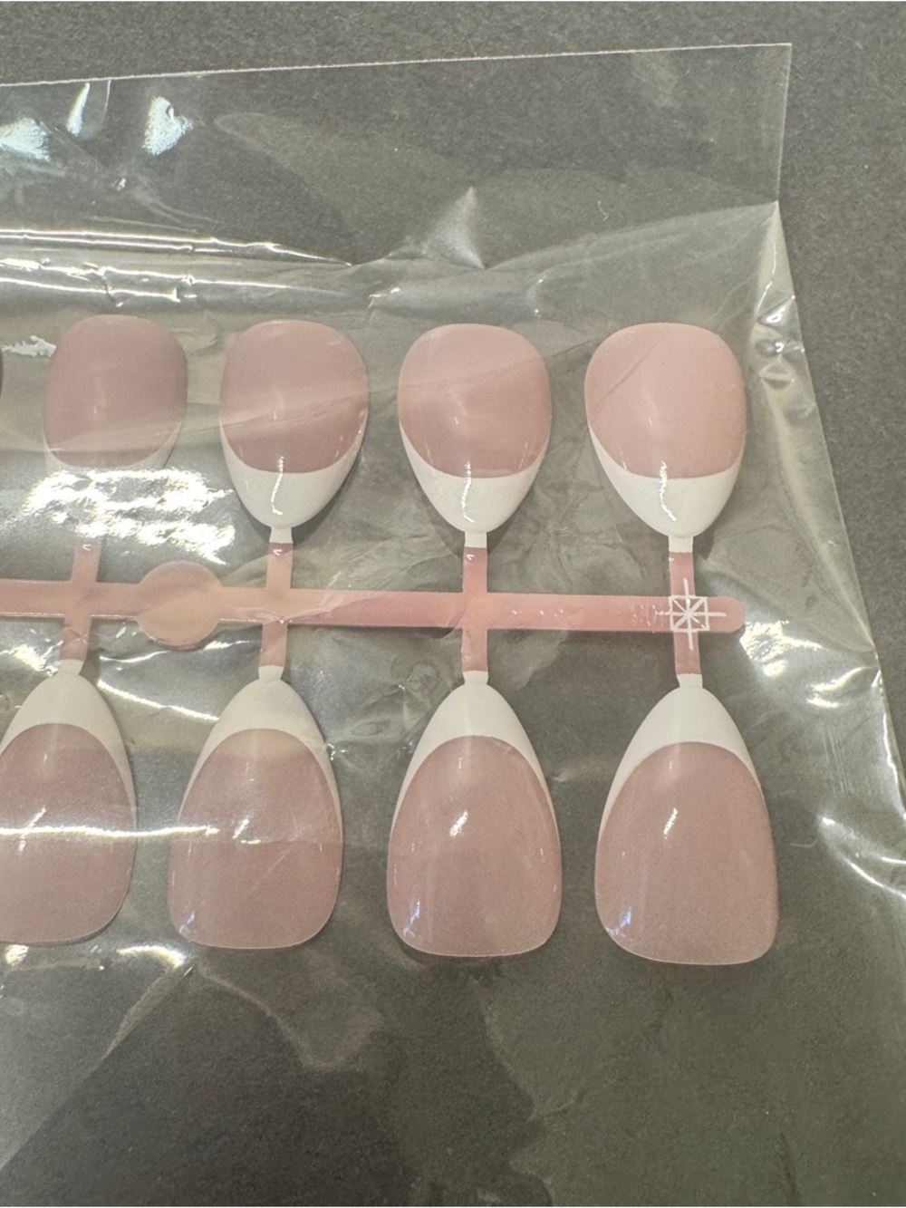 Press-On French Tip Nail Set in Light Pink and White